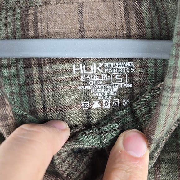 HUK Performance Flannel Shirt Mens Small Brown Green Plaid Fishing Soft - Picture 4 of 9